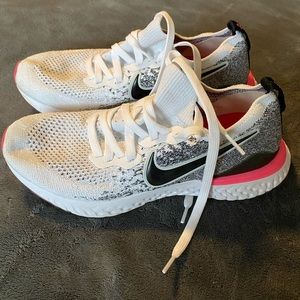 Nike Epic React Knitfly 2 - BQ8927-103 - Size 9 - Oreo Pink